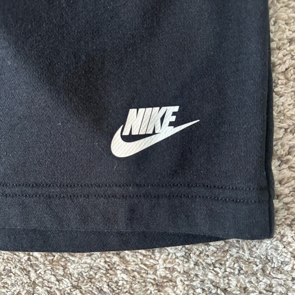 Nike Women’s Black Shorts - Picture 2 of 6